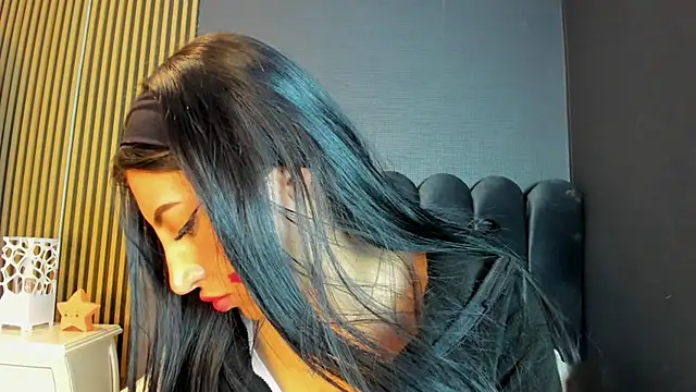 Nicolette ks  online show from April 9, 4:47 am