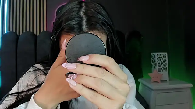 Nicolette ks  online show from May 28, 4:53 am