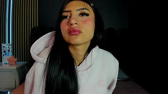 Nicolette ks  online show from May 2, 5:23 am