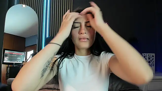 Nicolette ks  online show from May 21, 4:54 am
