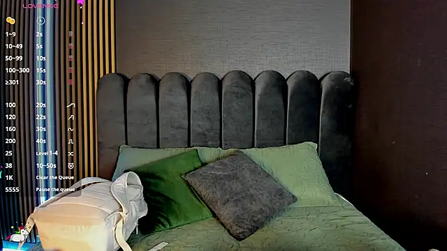 Nicolette ks  online show from December 20, 4:04 am