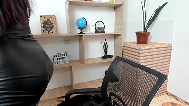 LinaBrowm online show from March 11, 1:38 pm