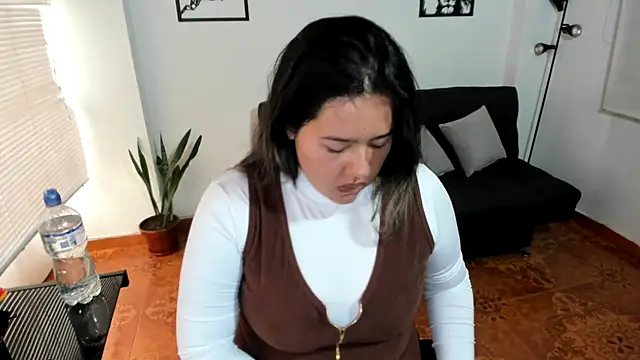 LinaBrowm online show from April 10, 7:10 pm