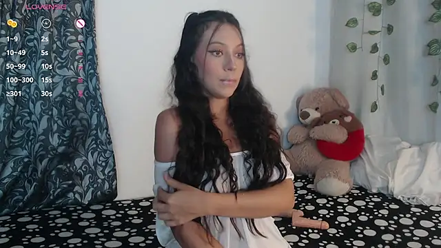 Snapshot of Rou_11 chatting on December 2, 3:52 am Rou 11 online show from December 2, 3:52 am