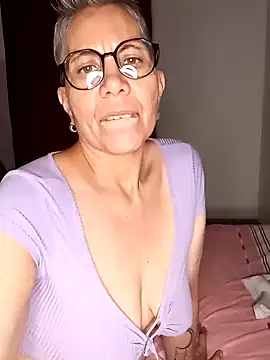 luz bella online show from December 4, 3:31 am