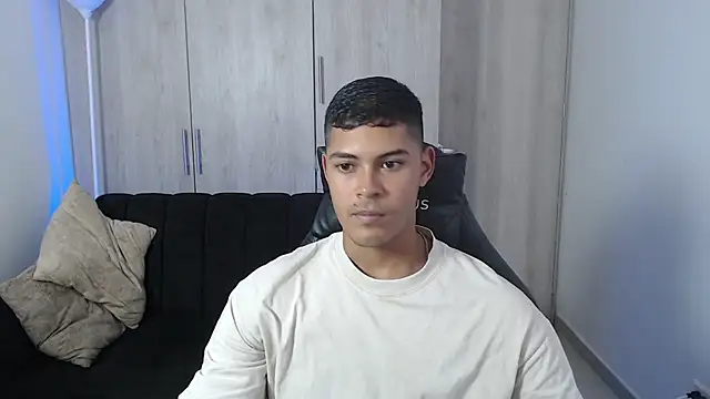 Snapshot of Iamdylan777 chatting on October 23, 7:01 pm Iamdylan777 online show from October 23, 7:01 pm