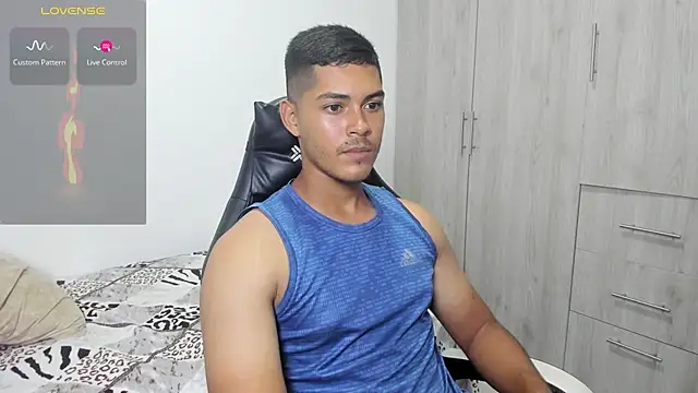 Snapshot of Iamdylan777 chatting on November 11, 11:53 pm Iamdylan777 online show from November 11, 11:53 pm