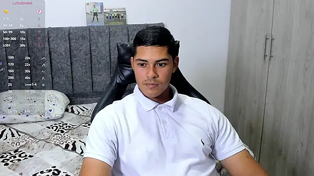 Snapshot of Iamdylan777 chatting on November 21, 7:02 pm Iamdylan777 online show from November 21, 7:02 pm