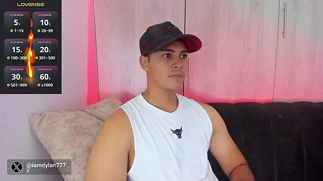 Snapshot of Iamdylan777 chatting on February 26, 2:19 am Iamdylan777 online show from February 26, 2:19 am