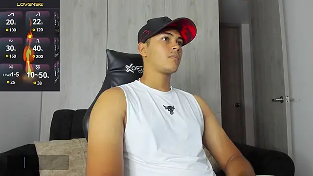 Snapshot of Iamdylan777 chatting on February 24, 10:47 pm Iamdylan777 online show from February 24, 10:47 pm
