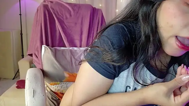 AllisonCatUwU online show from May 30, 3:28 pm