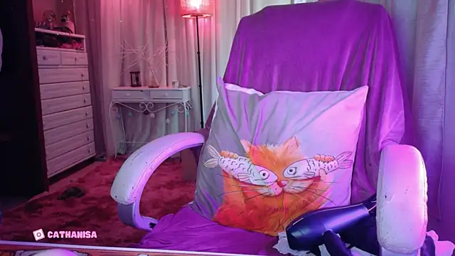 Snapshot of AllisonCatUwU chatting on October 25, 4:40 pm AllisonCatUwU online show from October 25, 4:40 pm