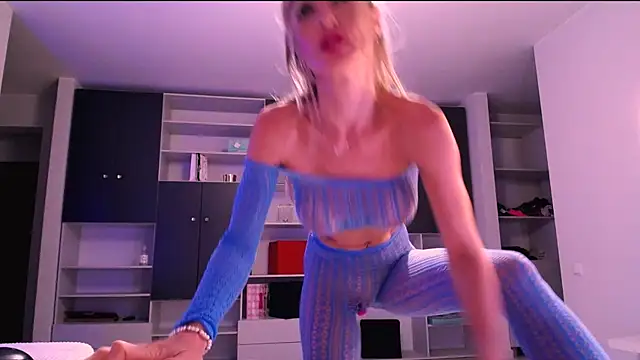 oxxxy    online show from September 30, 3:12 am