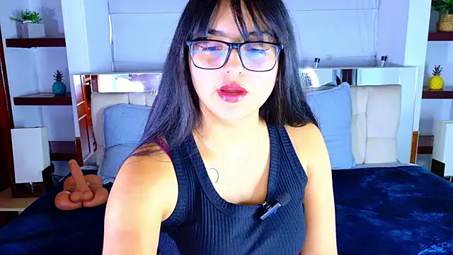 Snapshot of scarlleth_ chatting on November 24, 12:05 pm scarlleth online show from November 24, 12:05 pm