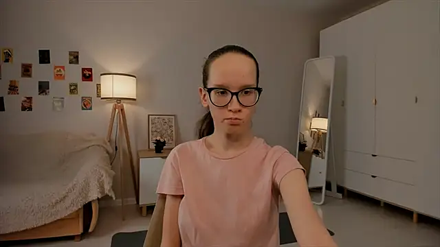 Snapshot of BettyBrowni chatting on March 15, 10:22 pm BettyBrowni online show from March 15, 10:22 pm