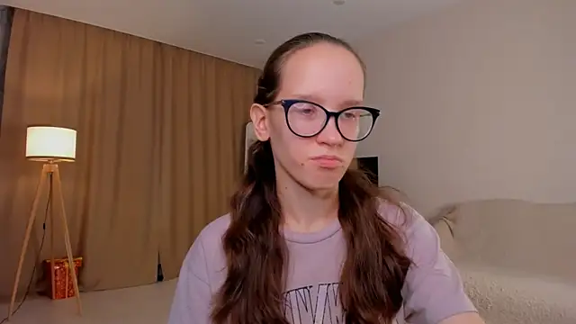 Snapshot of BettyBrowni chatting on September 30, 4:13 pm BettyBrowni online show from September 30, 4:13 pm