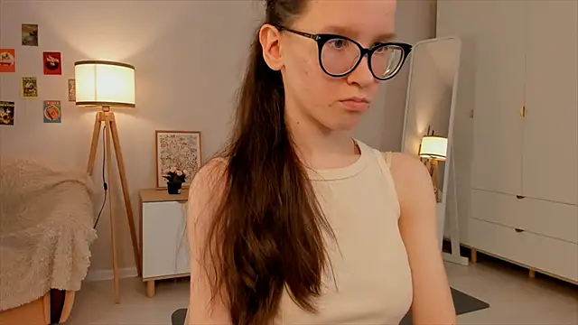 Snapshot of BettyBrowni chatting on March 16, 7:17 pm BettyBrowni online show from March 16, 7:17 pm