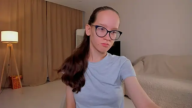 Snapshot of BettyBrowni chatting on October 4, 4:08 pm BettyBrowni online show from October 4, 4:08 pm