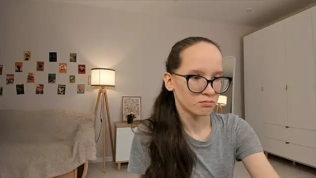 Snapshot of BettyBrowni chatting on March 22, 4:15 pm BettyBrowni online show from March 22, 4:15 pm