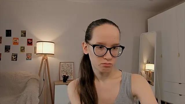 Snapshot of BettyBrowni chatting on March 20, 4:09 pm BettyBrowni online show from March 20, 4:09 pm