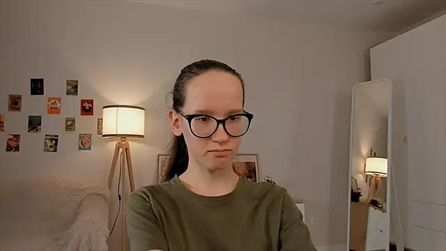 Snapshot of BettyBrowni chatting on March 20, 1:46 am BettyBrowni online show from March 20, 1:46 am