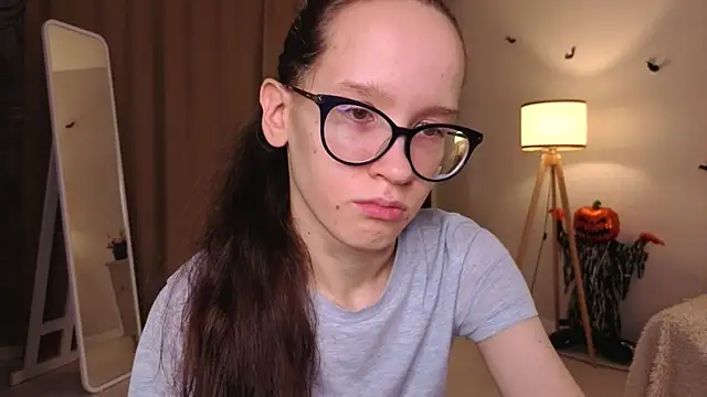 Snapshot of BettyBrowni chatting on December 3, 4:06 pm BettyBrowni online show from December 3, 4:06 pm