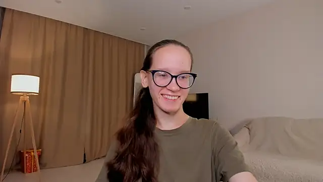 Snapshot of BettyBrowni chatting on October 1, 4:11 pm BettyBrowni online show from October 1, 4:11 pm