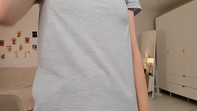 Snapshot of BettyBrowni chatting on March 13, 1:21 am BettyBrowni online show from March 13, 1:21 am