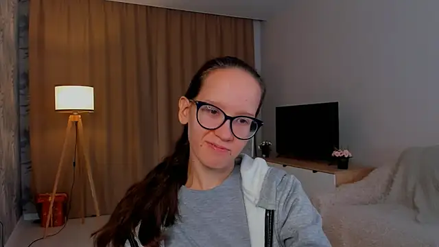 Snapshot of BettyBrowni chatting on September 14, 4:18 pm BettyBrowni online show from September 14, 4:18 pm