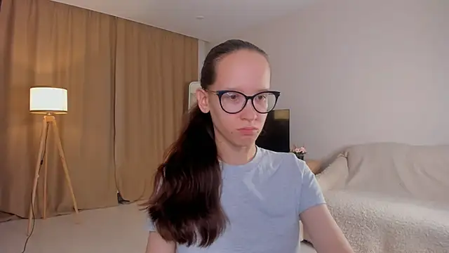 Snapshot of BettyBrowni chatting on October 15, 4:04 pm BettyBrowni online show from October 15, 4:04 pm