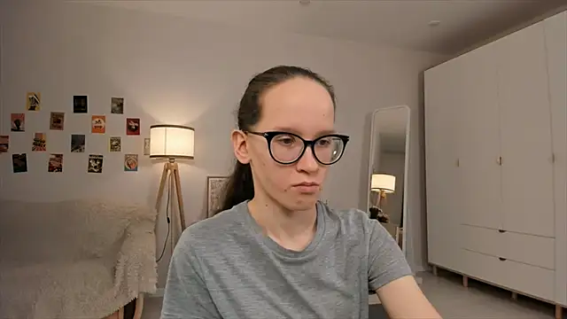 Snapshot of BettyBrowni chatting on March 22, 7:20 pm BettyBrowni online show from March 22, 7:20 pm