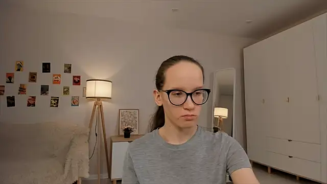 Snapshot of BettyBrowni chatting on March 22, 10:26 pm BettyBrowni online show from March 22, 10:26 pm