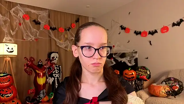 Snapshot of BettyBrowni chatting on November 1, 4:12 pm BettyBrowni online show from November 1, 4:12 pm