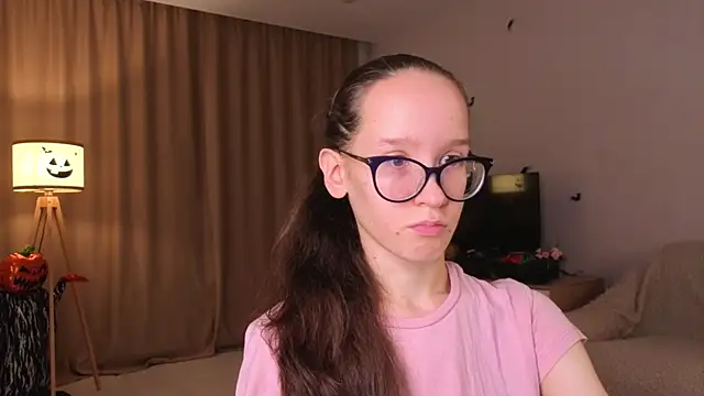 Snapshot of BettyBrowni chatting on November 9, 4:11 pm BettyBrowni online show from November 9, 4:11 pm