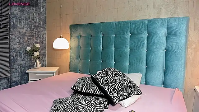 Snapshot of Paola__23 chatting on November 28, 8:20 pm Paola 23 online show from November 28, 8:20 pm