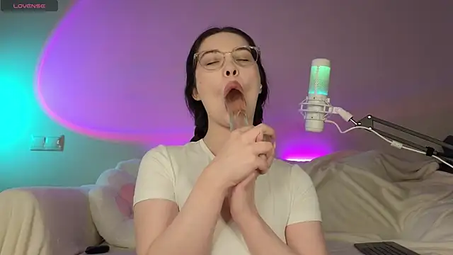 AokiAnna online show from October 11, 6:03 am