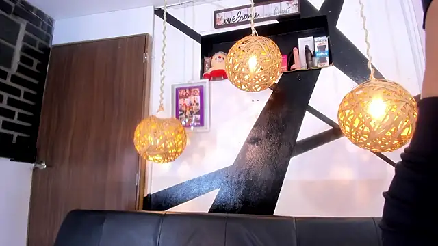 victoria aleia  online show from January 17, 11:41 pm