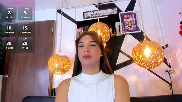 victoria aleia  online show from October 19, 9:50 pm