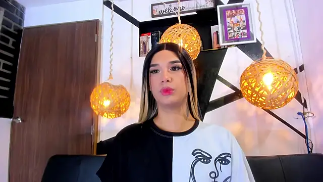 victoria aleia  online show from October 27, 1:17 am