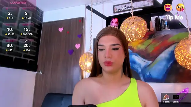 victoria aleia  online show from April 9, 11:00 pm