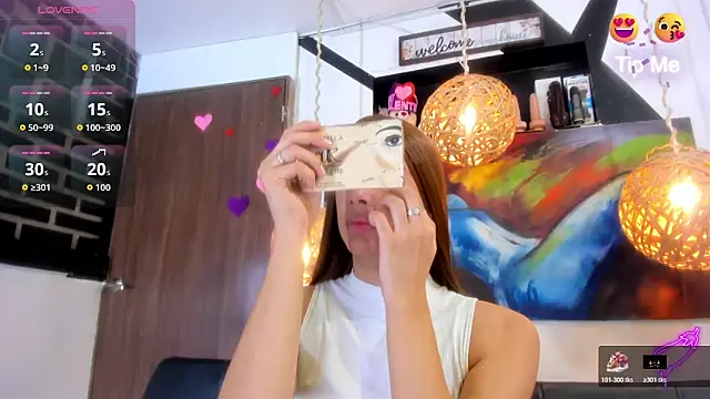 victoria aleia  online show from April 2, 10:49 pm