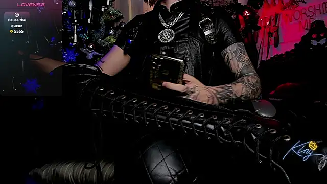 Snapshot of allanhurtss chatting on December 18, 6:45 pm allanhurtss online show from December 18, 6:45 pm