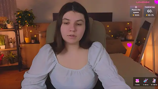 Viola  Shy online show from April 21, 2:25 am