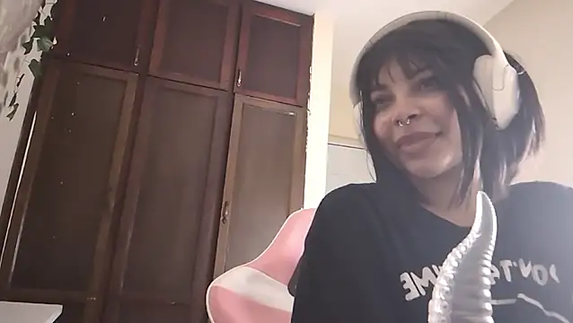 Snapshot of Lenakirbys chatting on March 8, 12:55 am Lenakirbys online show from March 8, 12:55 am