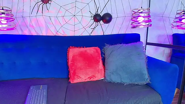 Snapshot of sarah_banks1 chatting on November 29, 3:17 am sarah banks1 online show from November 29, 3:17 am