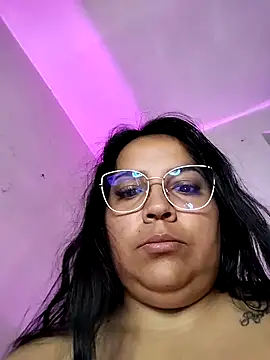 Snapshot of AvaChannel chatting on November 10, 9:58 am AvaChannel online show from November 10, 9:58 am