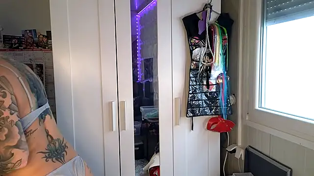 Tatjana Sue online show from February 23, 11:00 am