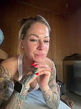 Tatjana Sue online show from April 4, 4:02 pm