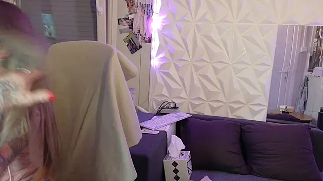 Tatjana Sue online show from April 15, 6:45 pm