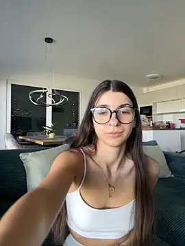 Snapshot of Wildberry_ chatting on June 16, 6:35 am Wildberry online show from June 16, 6:35 am